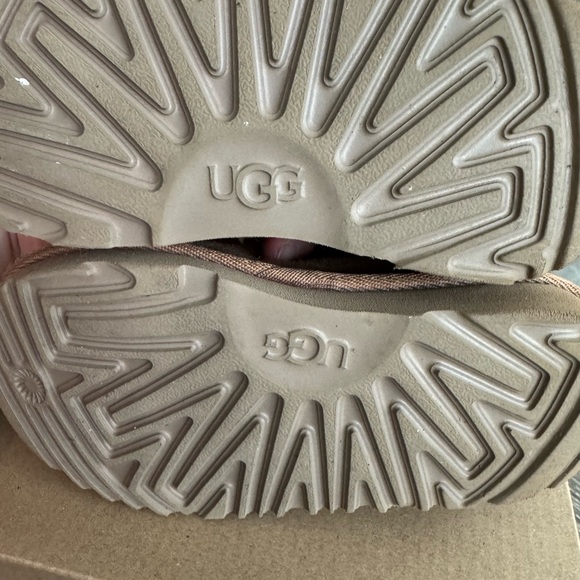 UGG Kids' Brown Boots with Bows - Picture 5 of 6